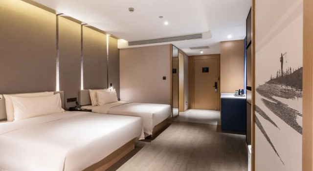 Двухместный семейный номер Standard Atour Hotel Daguanyuan Jinan