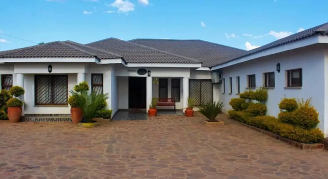 Aloe Ridge Guest House BW, Rezervovat Penzión Serowe Central District