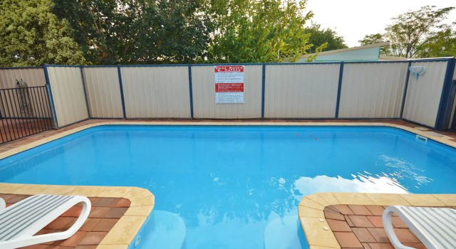 Villa Palazzo 3 - Kalbarri, WA, Забронировать Вилла Отели Калбарри с парковкой, рядом с Kalbarri Family Entertainment Centre, Парковка