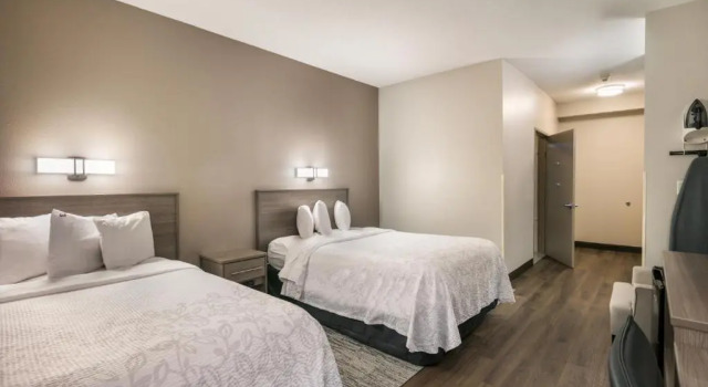 Четырёхместный номер Deluxe Red Roof Inn PLUS+ Boston - Logan