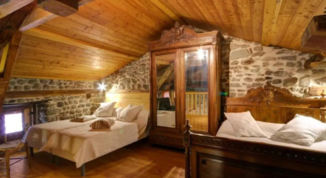 Gîte cosy et lumineux avec fourneau, terrasse, parking, proche de Montbrison, accepté animaux - FR-1-496-16, Reserva ahora Hotel Essertines-en-Chatelneuf Auvernia