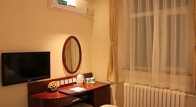Двухместный номер Standard GreenTree Inn Beijing Fengtai Dongda Street Express Hotel