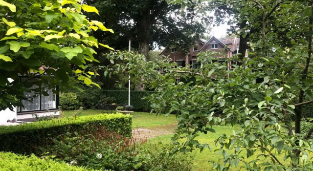 Modern Palace B&B Emma Staete, Rezervovat Penzión se snídaní Hotely v Baarn s parkováním, Parkování