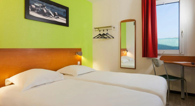 Enzo Hotels Chalons en Champagne, Забронировать Отель Сен-Мартен-сюр-ле-Пре Шампань