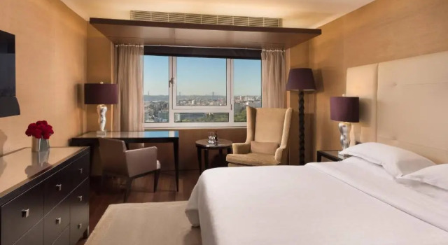 Двухместный номер Club Sheraton Lisboa Hotel & Spa