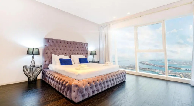 LUX - Lavish Suite with Full Palm Jumeirah View 1, Забронировать Апартаменты/квартира Джумейра , рядом с Jumeirah Palm Tram Station