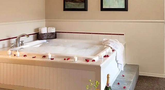 Двухместный номер Standard с частичным видом Cambria Landing Inn and Suites
