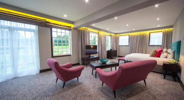 Deluxe suite Hawkstone Park