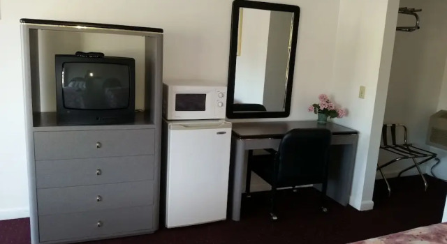 Номер Economy Surfside Motel