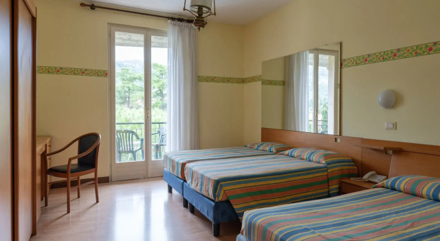 Hotel Palme & Suite, Забронировать Отель Отели в центре Гарды, в центре