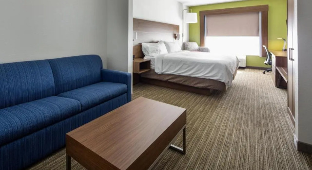 Двухместный люкс Holiday Inn Express & Suites Chattanooga - East Ridge by IHG