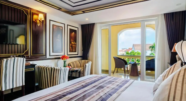 Двухместный номер Deluxe с балконом Le Pavillon Hoi An Luxury Resort & Spa