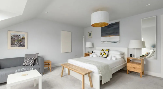 Einzel Suite Crescent House