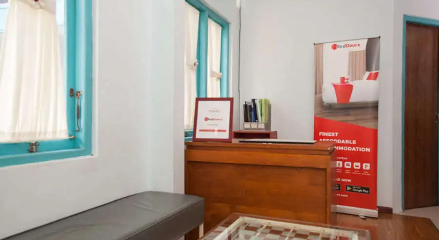 Standard room RedDoorz Syariah at Kartohardjo Madiun