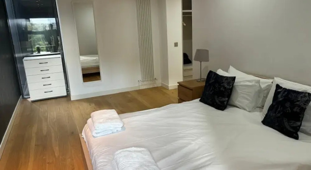 Stunning Park View Quartermile Apartment Close Proximity to Castle & University, Забронировать Апартаменты/квартира Эдинбург Midlothian, рядом с Национальный музей Шотландии