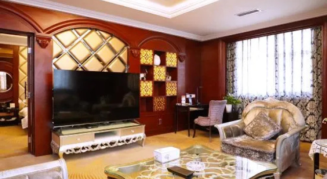 Люкс Executive Royal International Hotel