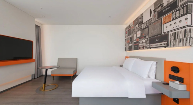 ibis Jiaodong Airport EMU Town Store, Забронировать Отель Бизнес-отели Шаньдун, 4* 5*