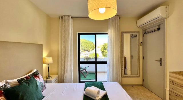 Faro Airport Flat 6 by Homing