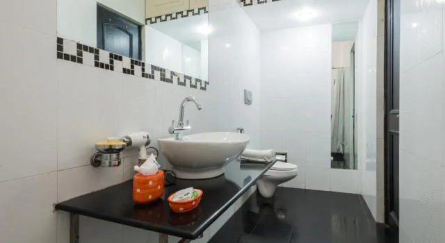 Номер Deluxe Home@F37 Kailash Colony Metro