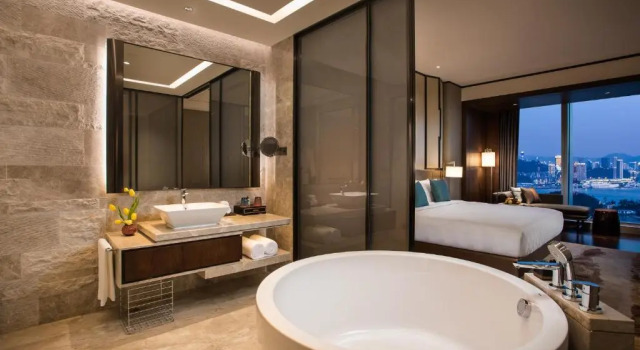 Двухместный номер Standard HUALUXE Xiamen Haicang Habour View
