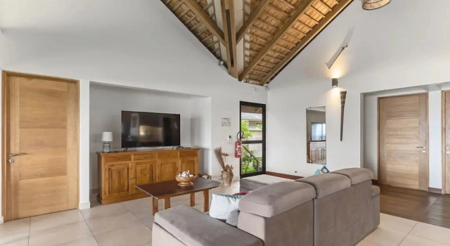 Seaside Haven Expansive 3BR Villa in Moorea, Prenota Villa Moorea Polinesia francese