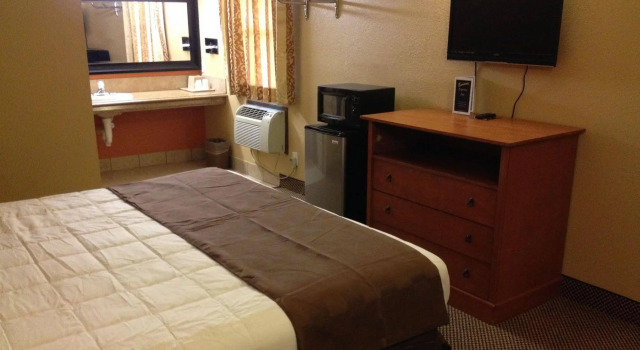 Economy Express Inn, Reserva ahora Hotel Hoteles en Henryetta con aparcamiento, Aparcamiento