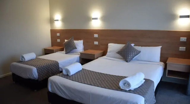 Трёхместный номер Luxury с видом на горы Rainbow Motel Queanbeyan