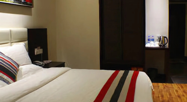 Apple Art Hotel