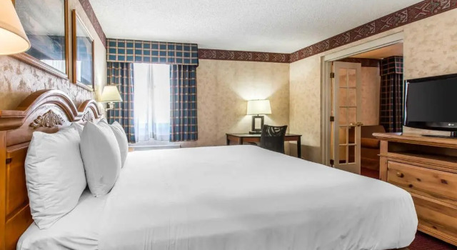 Четырёхместный люкс Quality Inn & Suites Craig