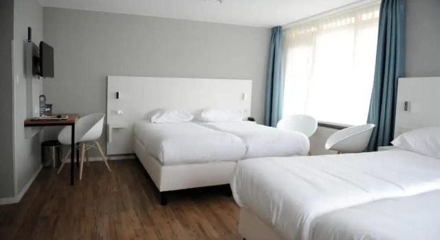 Четырёхместный номер Standard с балконом Hotel Andante aan Zee