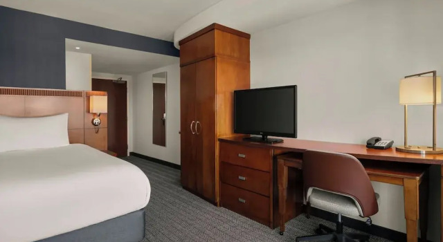 Двухместный номер Standard с видом на воду Courtyard by Marriott Halifax Downtown