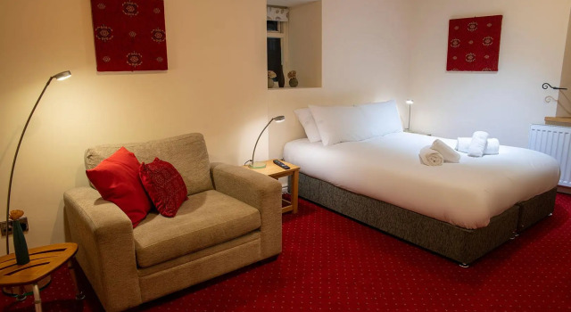 Трёхместный номер Economy The Knighton Hotel