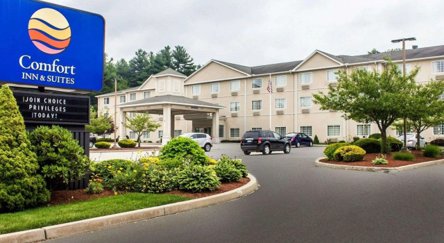 Comfort Inn & Suites Dayville, Varaa Hotelli Hotellit New England uima-altaalla, Uima-allas