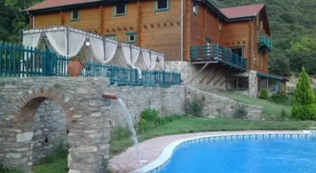 Dionysus Village Resort, Забронировать Курортный отель Mousthéni 