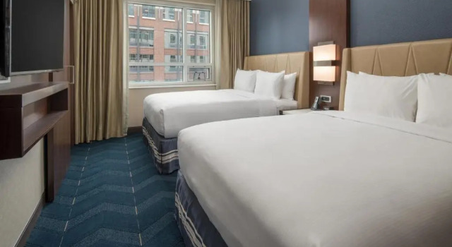 Четырёхместный люкс с 2 комнатами Embassy Suites By Hilton Seattle Downtown Pioneer Square