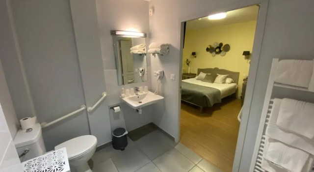 Семейный номер Comfort Hôtel Relais du Loir