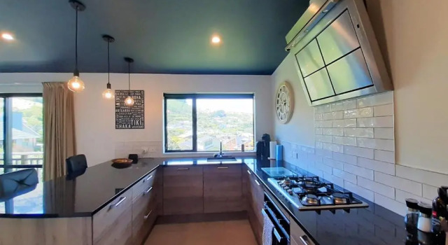 Коттедж Panoramic Views from Spacious New Beach House
