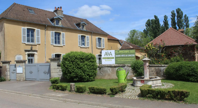Angele & Auguste, Prenota Hotel Amance Doubs