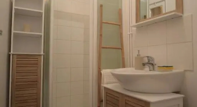 Cosy appartement Hyper centre ville avec cour + Patio, Забронировать Апартаменты/квартира Отели Осер с парковкой, рядом с Музей Леблан-Дювернуа, Парковка