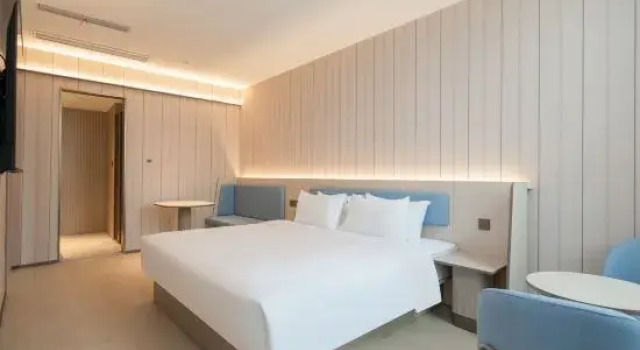 Люкс Deluxe HanTing Hotel (Taizhou Zhangdian Town Zhihui Park)