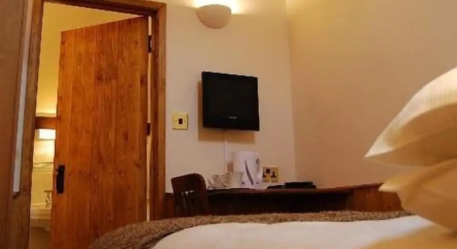 The Plume of Feathers, Buchen Sie Pension Farnham 