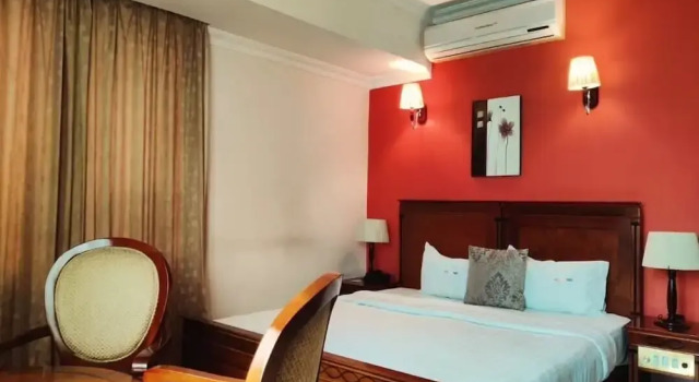 Номер Deluxe с балконом Hotel Nikko Towers