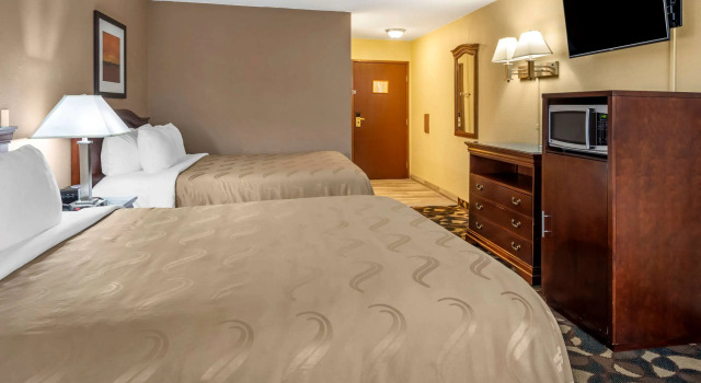 Четырёхместный номер Standard Quality Inn Paradise Creek Pullman