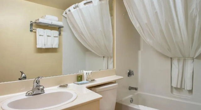 Номер Standard Travelodge Suites by Wyndham Regina - Eastgate Bay