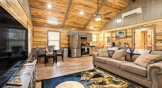 Pet-friendly Broken Bow Cabin Near Lukfata Creek!, Boek Hotel Broken Bow Oklahoma