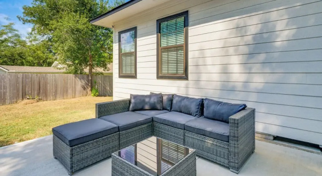 1 Mi to Dtwn Brenham! 'the Bell & Bloom Cottage', Rezerwuj Dom wakacyjny Brenham Teksas