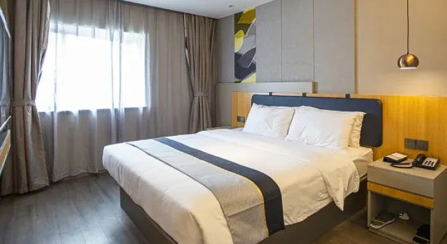 Люкс Homeinn Selected Hotel (Huangshan Binjiang Road Tunxi Old Street)