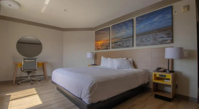 Номер Standard Days Inn by Wyndham Carlsbad