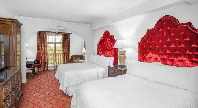 Четырёхместный номер Premium Casa Monica Resort & Spa, Autograph Collection