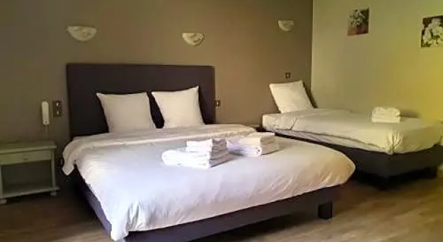L'Auberge de Mégevette, Rezerwuj Hotel Hotele w Owernia z parkingiem, Parking